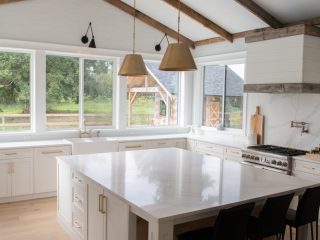7 Stunning Kitchens that Will Inspire You to Install Pendants Immediately